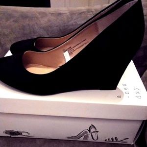 " A New Day " Women Wedge High Heel Size 7.5